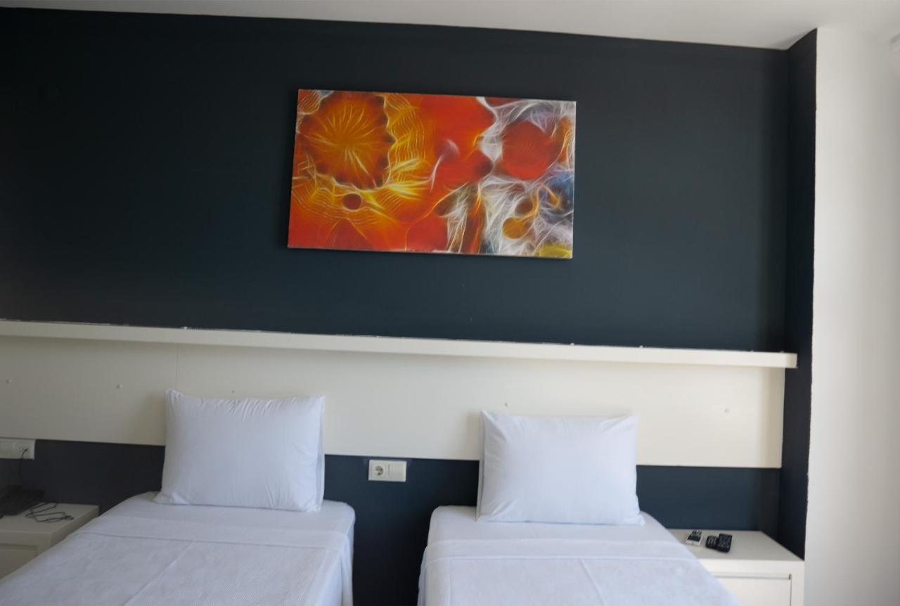 Z Otel Çeşme エクステリア 写真